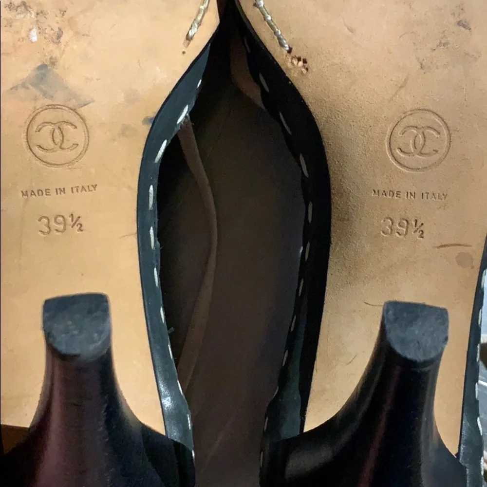 CHANEL Vintage Cloth Heels
